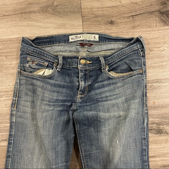 Hollister ‘Social Stretch’ Med Rise Boot Cut Jeans - Picture 4 of 14